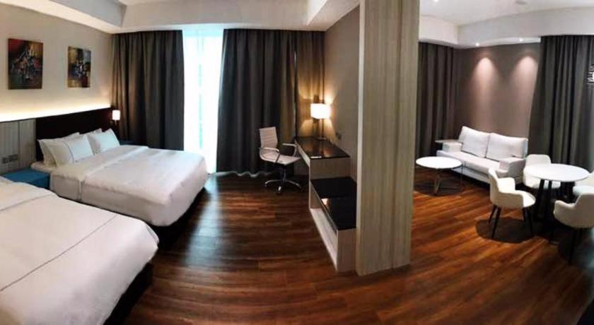 Higher Hotel Bandar Seri Begawan Exterior photo